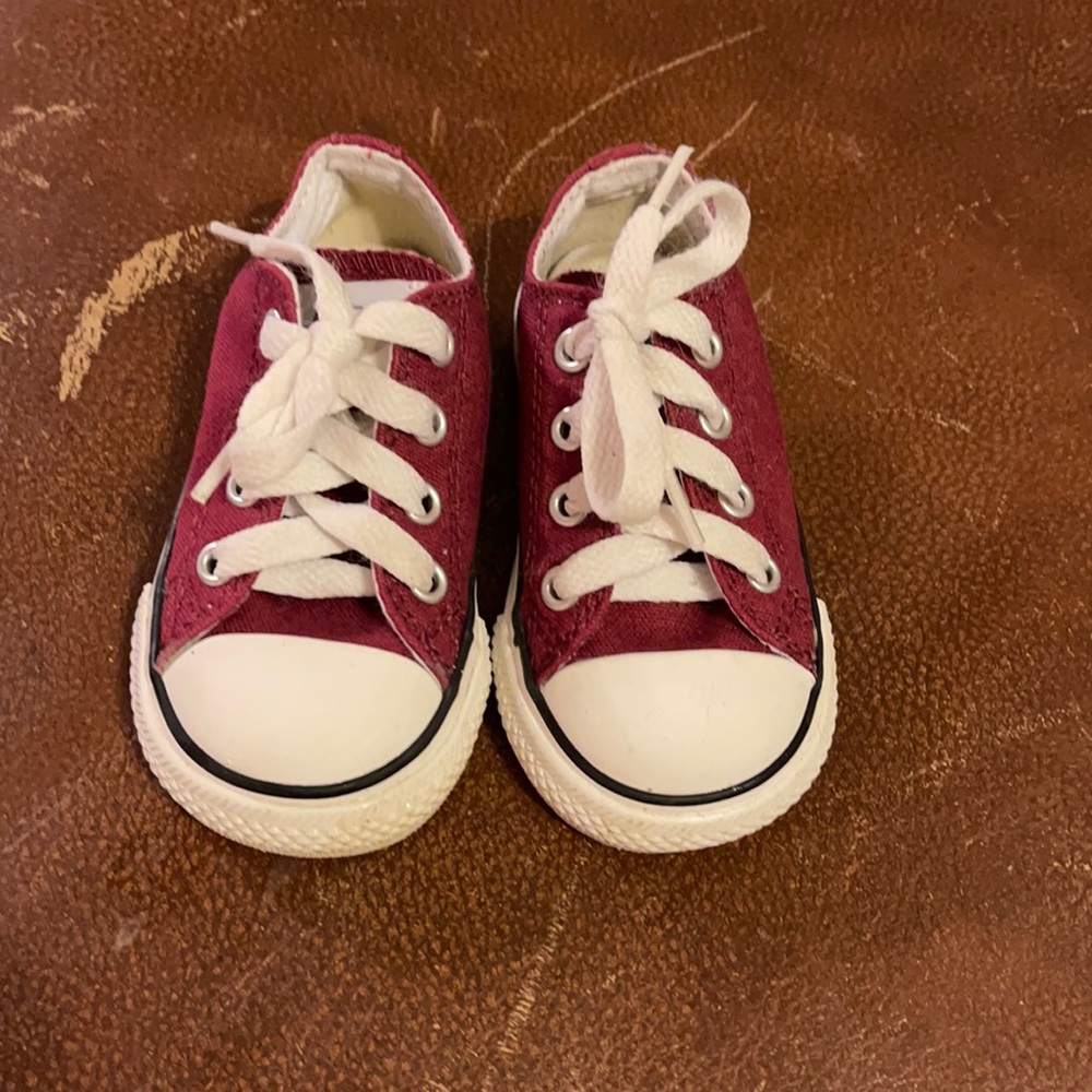 Maroon Converse All Star Low-tops — Size 5 (baby/toddler)